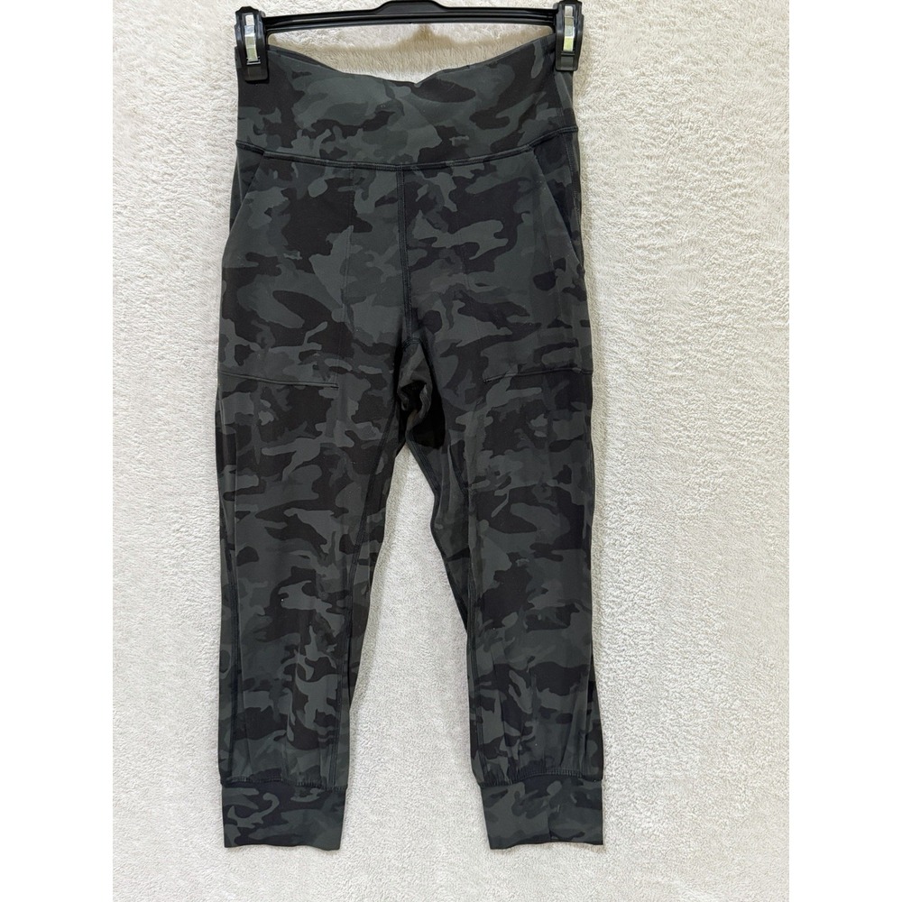 Lululemon Women's Size 4 Align High-Rise Cropped Camo Joggers LW6BBES